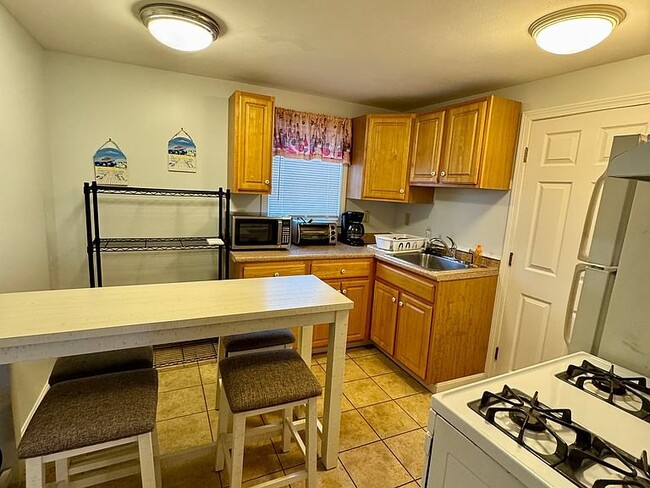 3 Q St Unit C