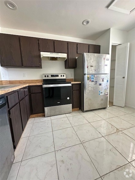Building Photo - 861 NE 209th Terrace Unit 24-203 Rental