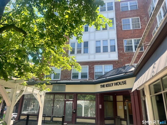 Building Photo - 196 Crown St Unit 309