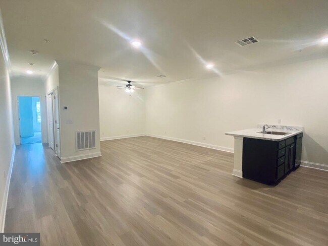 Photo - 1812 Main St Unidad 203