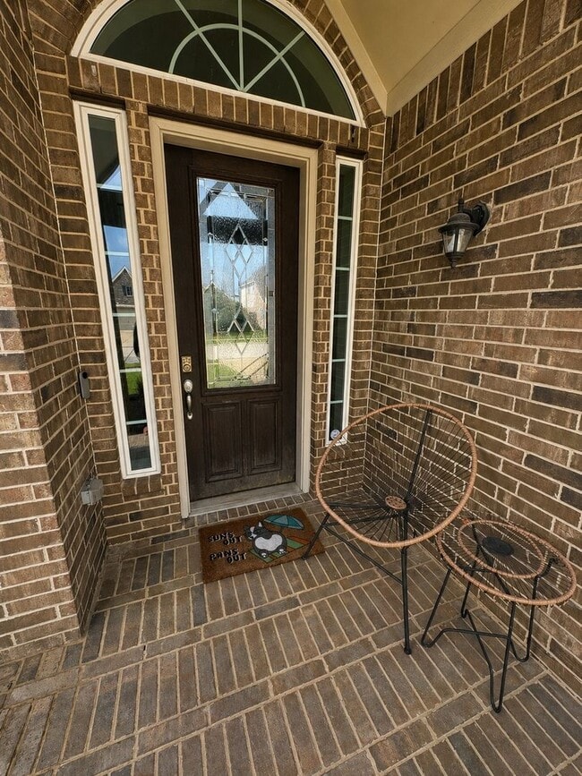 Photo - 221 Ashley Way