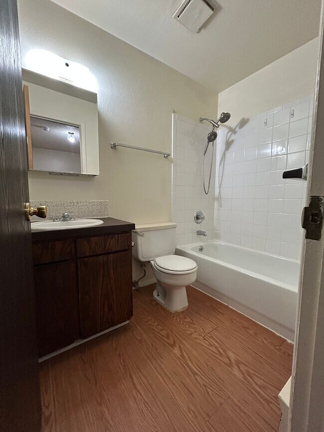 Photo - 808 Delaware Ave Unidad C