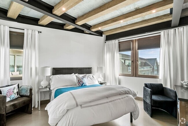 Building Photo - Perfect Beach Getaway! Hotel-like Studio H... Rental