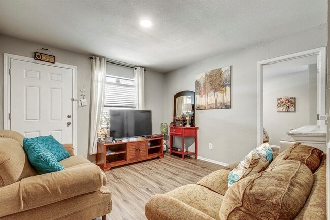 Photo - 1624 Aquarena Springs Dr Unidad B115