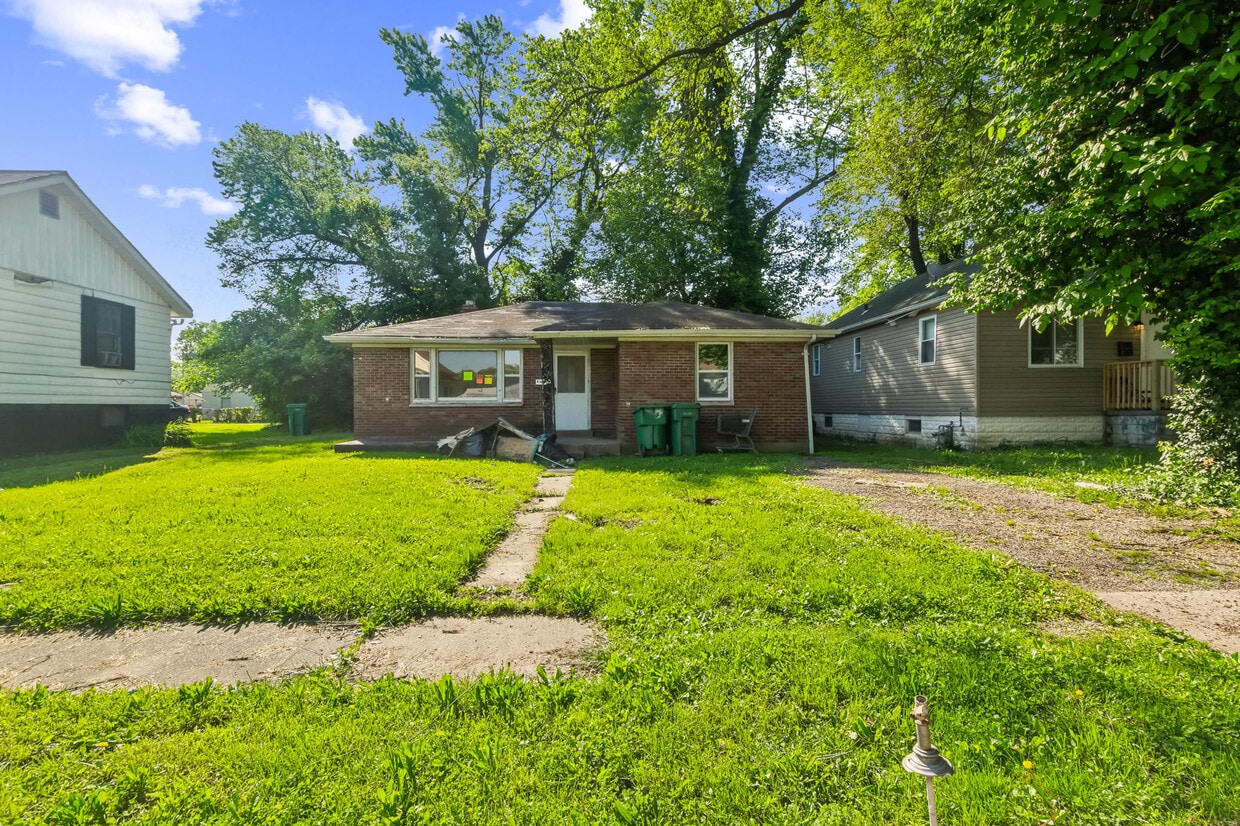 Photo - 650 N 80th St (East St. Louis, IL)
