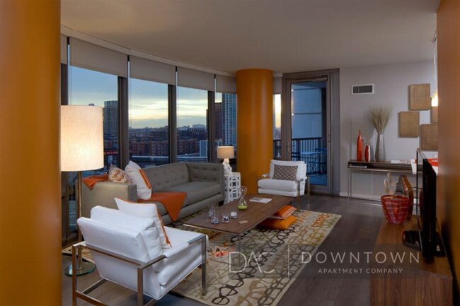 Photo - 330 W Grand Ave Unidad 1628