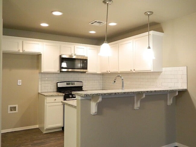 Photo - 206 St Charles Way