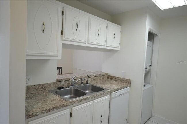 Photo - 329 Moorings Cove Dr
