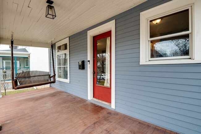 Photo - Gorgeous Uptown 4-bed 2-bath Single-Family House w/ Garage + Fenced-In Yard