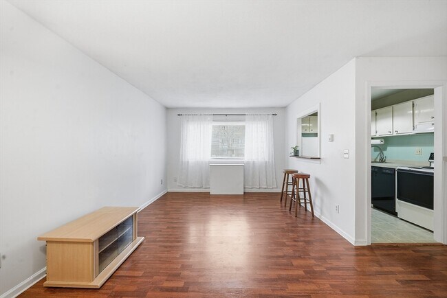 Photo - 72 Barrett St Unit 312