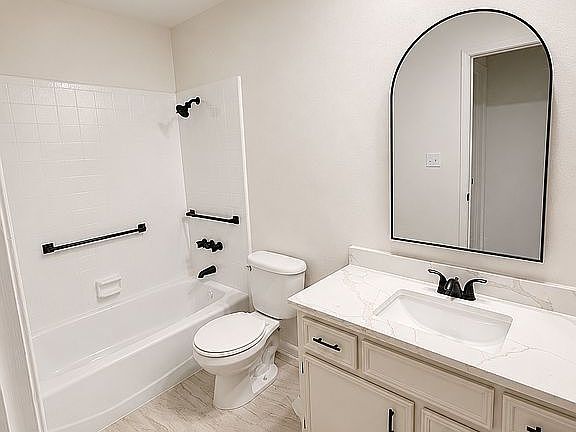 Photo - 803 McLane St