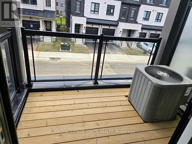 Photo - 5939 Saigon St