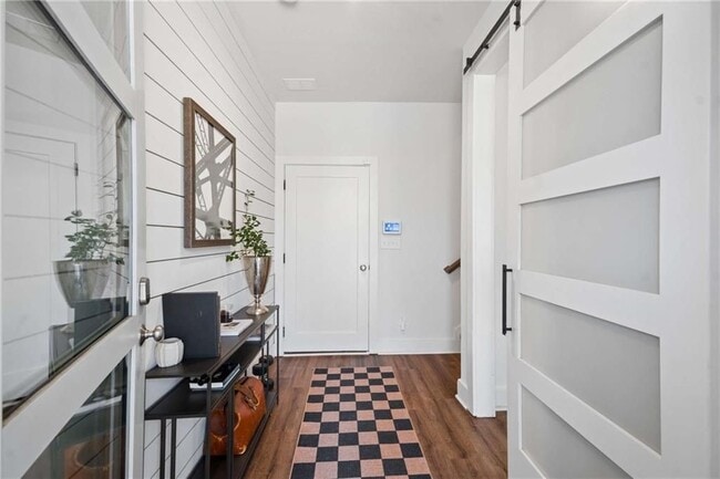 Photo - 1350 May Ave SE