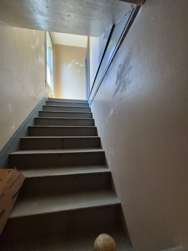 Photo - 100 Broadway St Unidad 2 - Upstairs