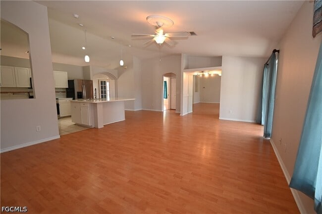 Photo - 136 SE 19th Ln