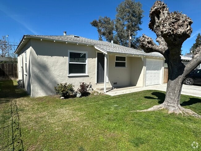 Building Photo - 1905 Sunny Vista Ave Rental