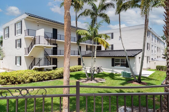 Building Photo - Sunset Palms Rental