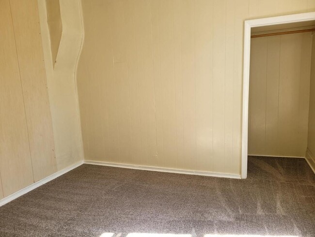 Photo - 2415 Baker St