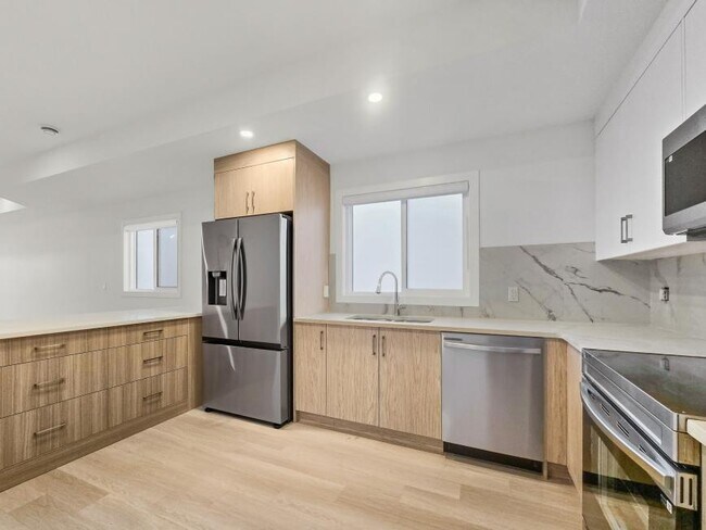 Photo - 3.0 bedroom in Calgary Alberta T3B 1K6