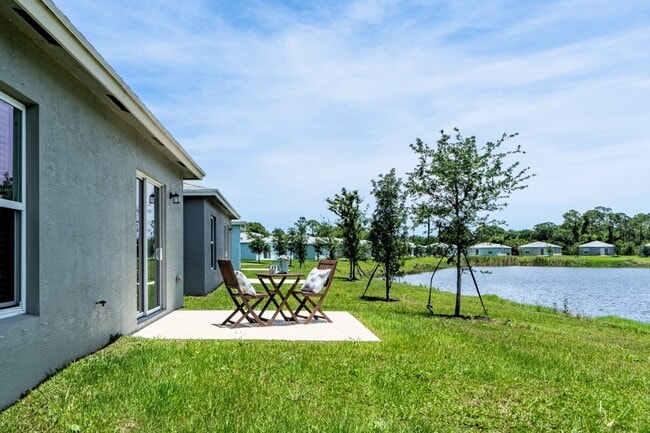 Ravinia St. Lucie