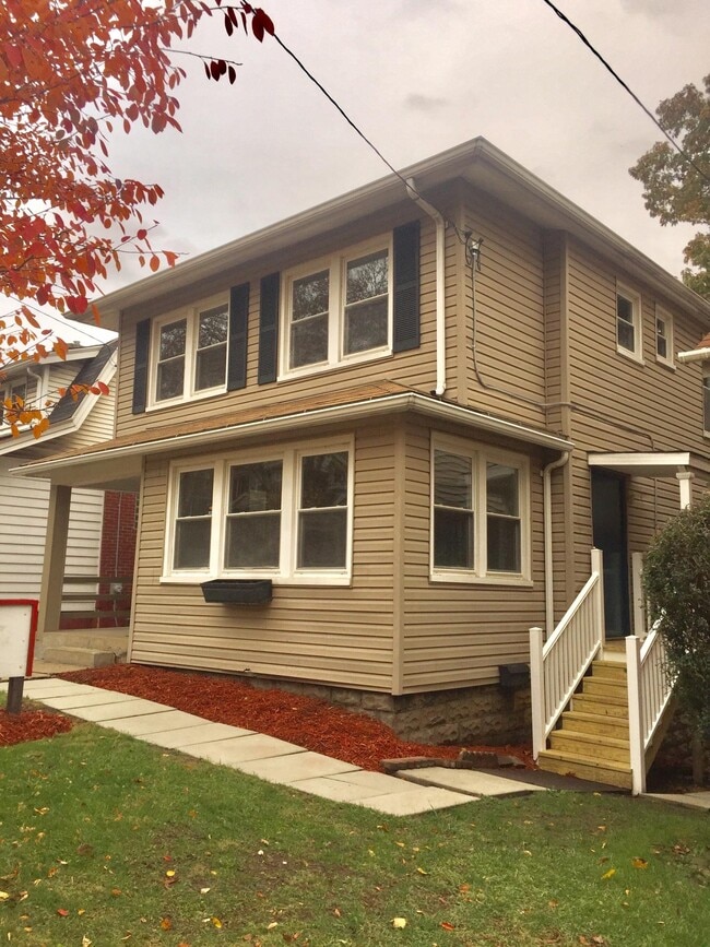 Building Photo - 1301 S Braddock Ave Unit 2