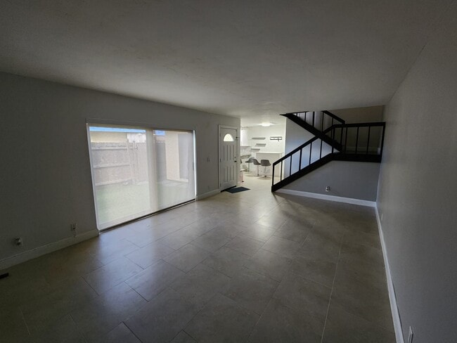 Photo - 2384 Waterside Dr