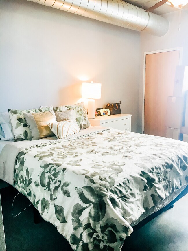 Photo - 730 N 4th St Unidad NoLo Condo w. Garage Park