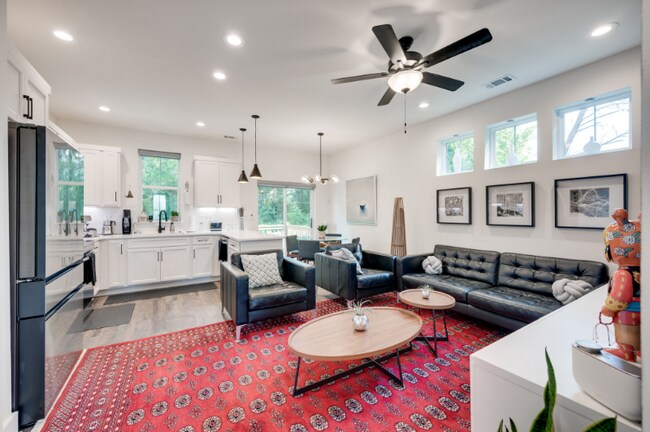 Photo - 548 Taffy Wy