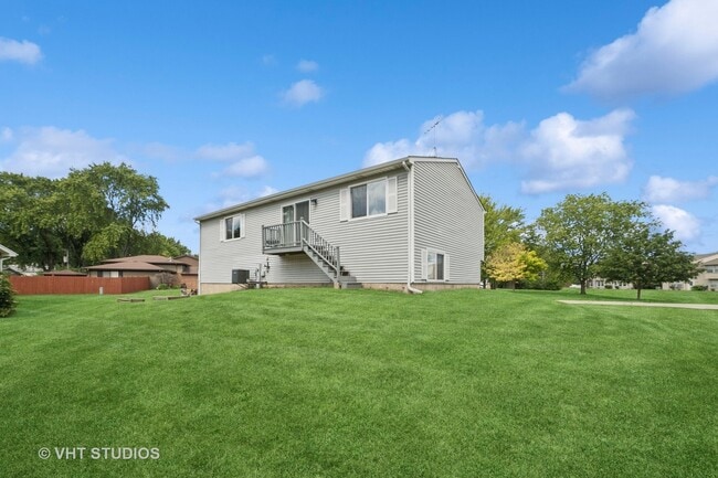 Photo - 30W145 Country Lakes Dr