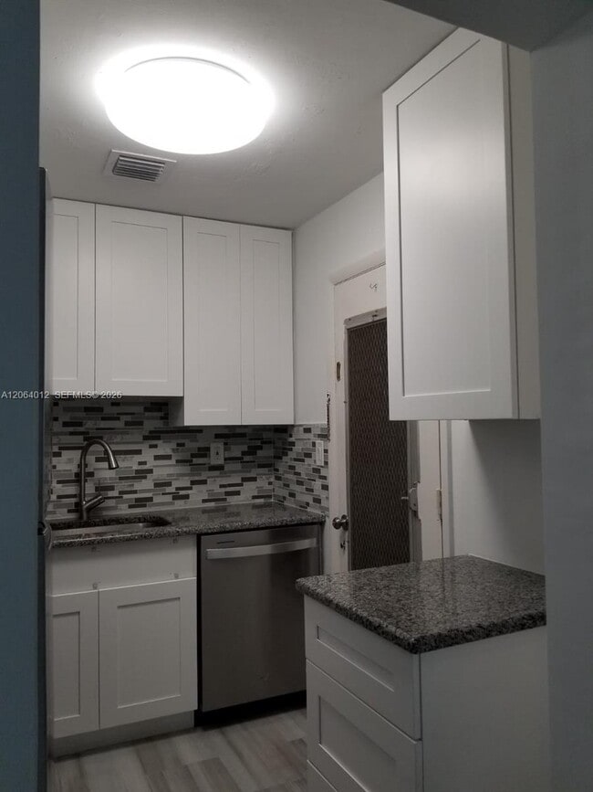 Photo - 2990 NE 16th Ave Unidad 105