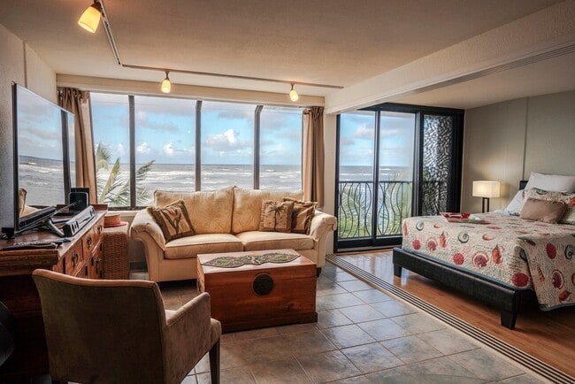 Photo - BEACH FRONT 2/2/1pkg, furnished condo on Waialua's O'ahu's North Shore