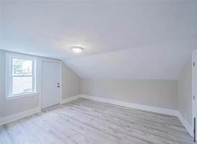 Photo - 435 N Broadway