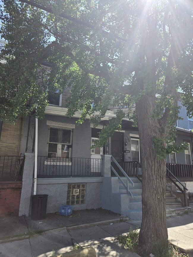 Building Photo - 5624 Arch St Rental