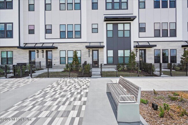 Photo - 1928 Prudential Dr