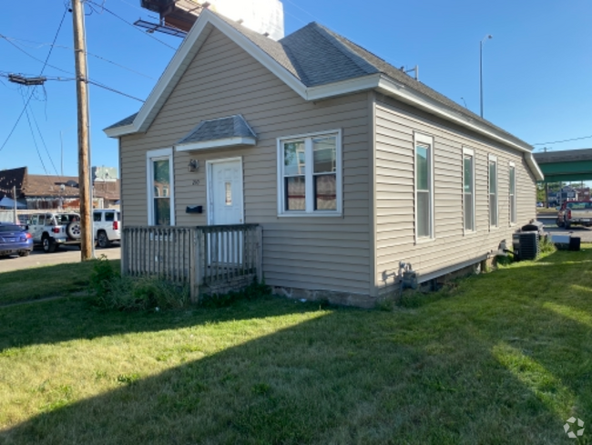 Building Photo - 210 3rd St SW Rental