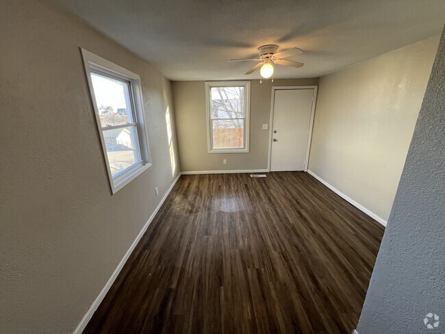 Family Room - 635 Jefferson St Rental