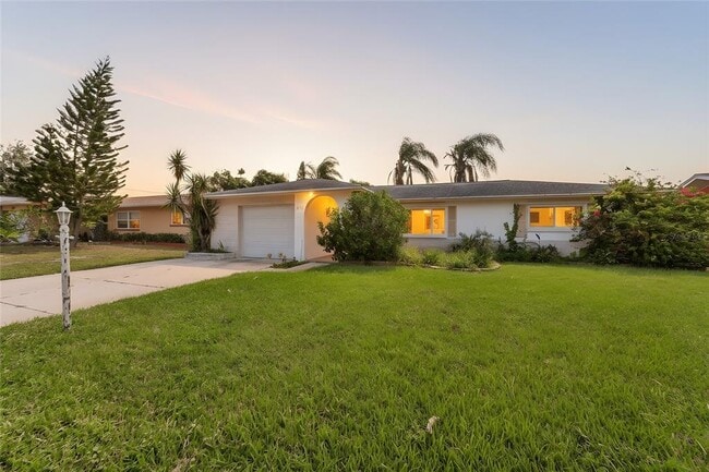 Photo - 2127 Scotland Dr