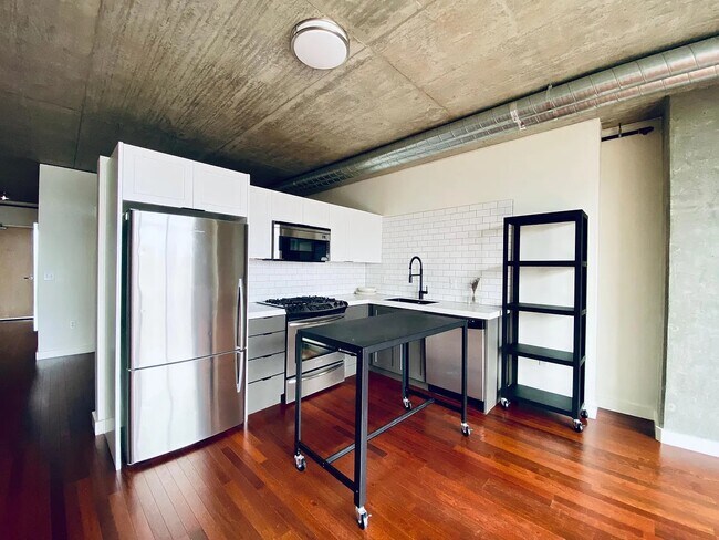 Photo - 1926 W Burnside St Condo Unit 403