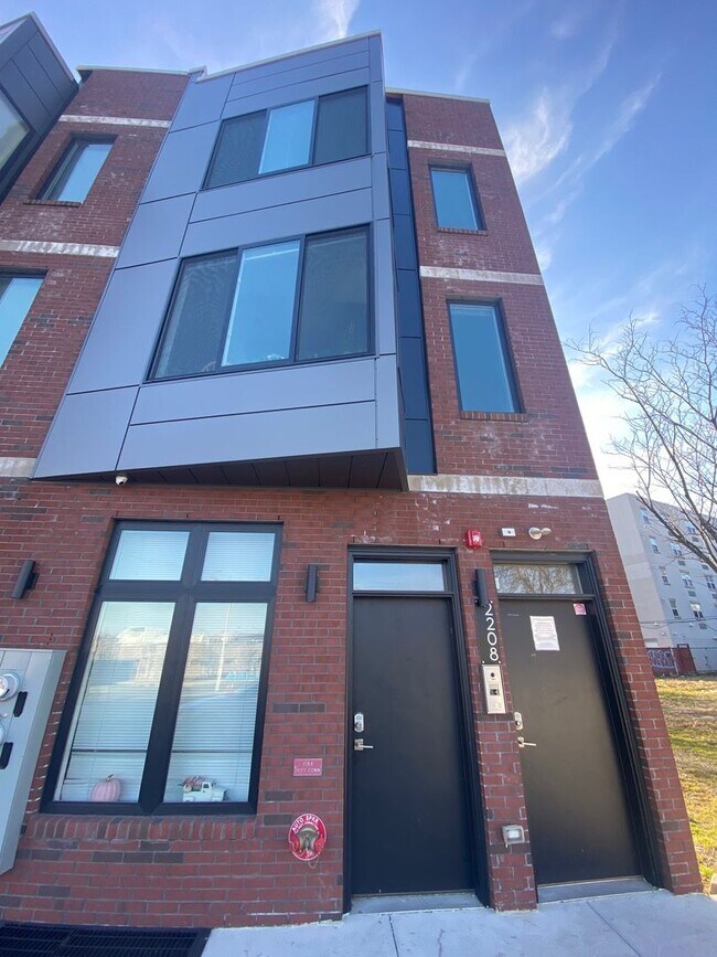 Photo - 2208 Ridge Ave