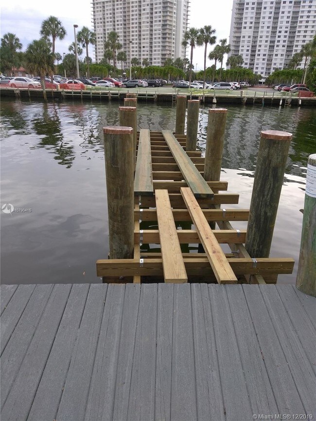 Photo - 2201 Miami Rd Unit 5