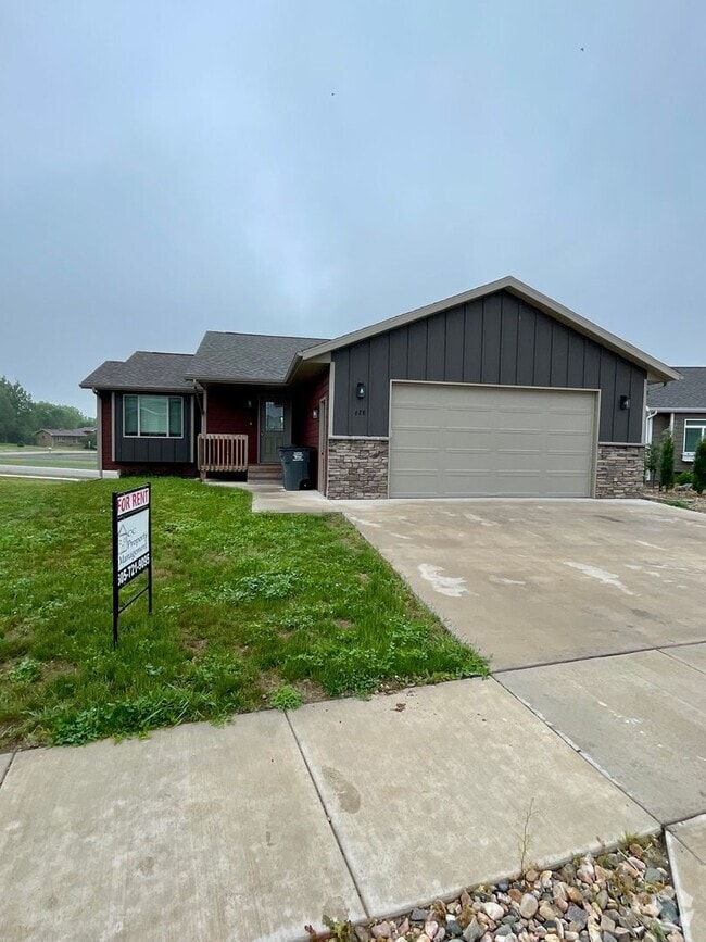 Building Photo - NEWER 4 Bedroom, 3 Bath Home for Rent