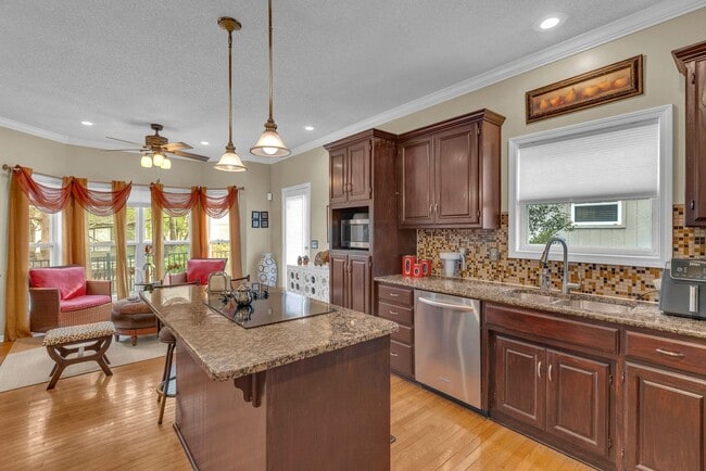 18135 W 159th Terrace