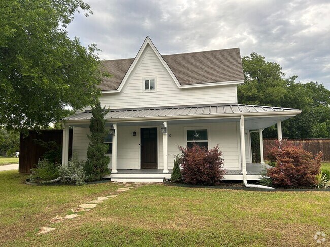 Building Photo - COMING IN JULY, DOWNTOWN FRISCO! Rental