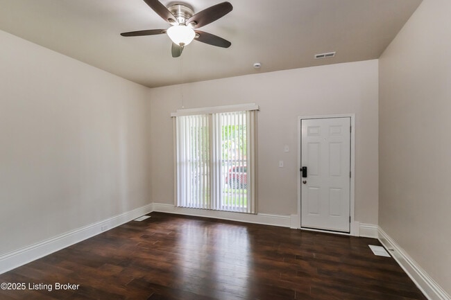 Photo - 529 Wainwright Ave