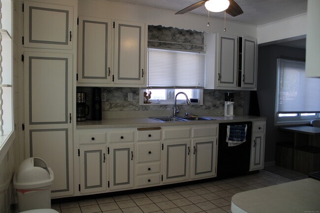 Photo - 20 Westchester Dr