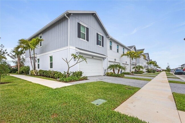 Photo - 4820 Longwood Lake Sq