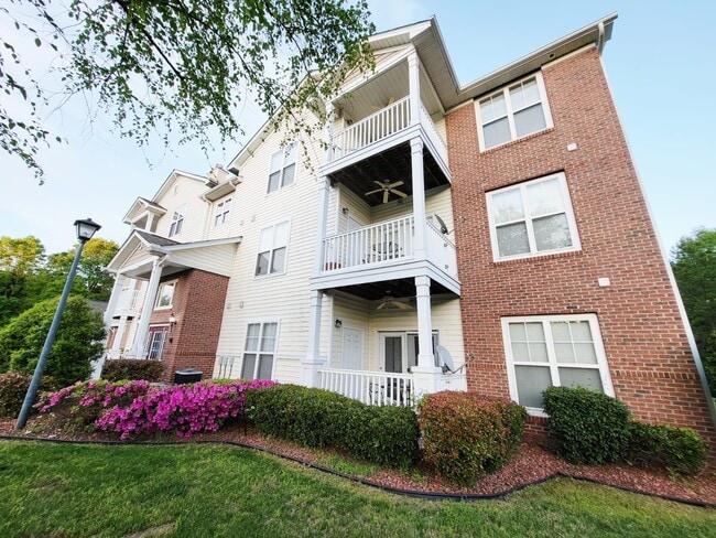 Photo - 339 Westbend Dr