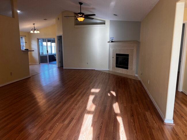 Photo - 8080 Castle Pointe Way