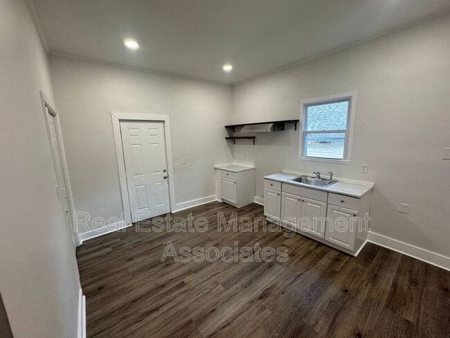 Photo - 525 N 8th St