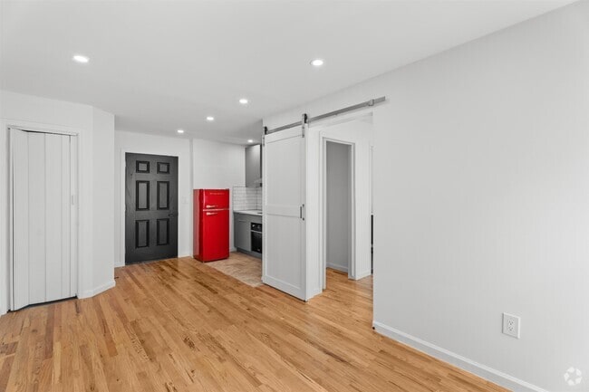 Building Photo - 695 Summit Ave Unit 2B Rental